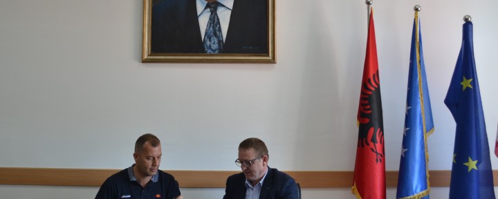 University of Gjakova signs cooperation agreement with “Sadik Stavileci” Student Dormitory